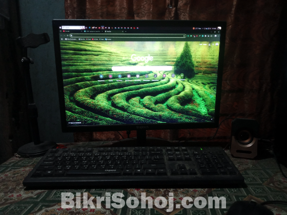 মনিটর সহ একটি পিসি (ডেস্কটপ কম্পিউটার) বিক্রয় হবে